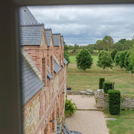 Le Domaine De Ravenoville - Pierres D'Histoire ภายนอก รูปภาพ